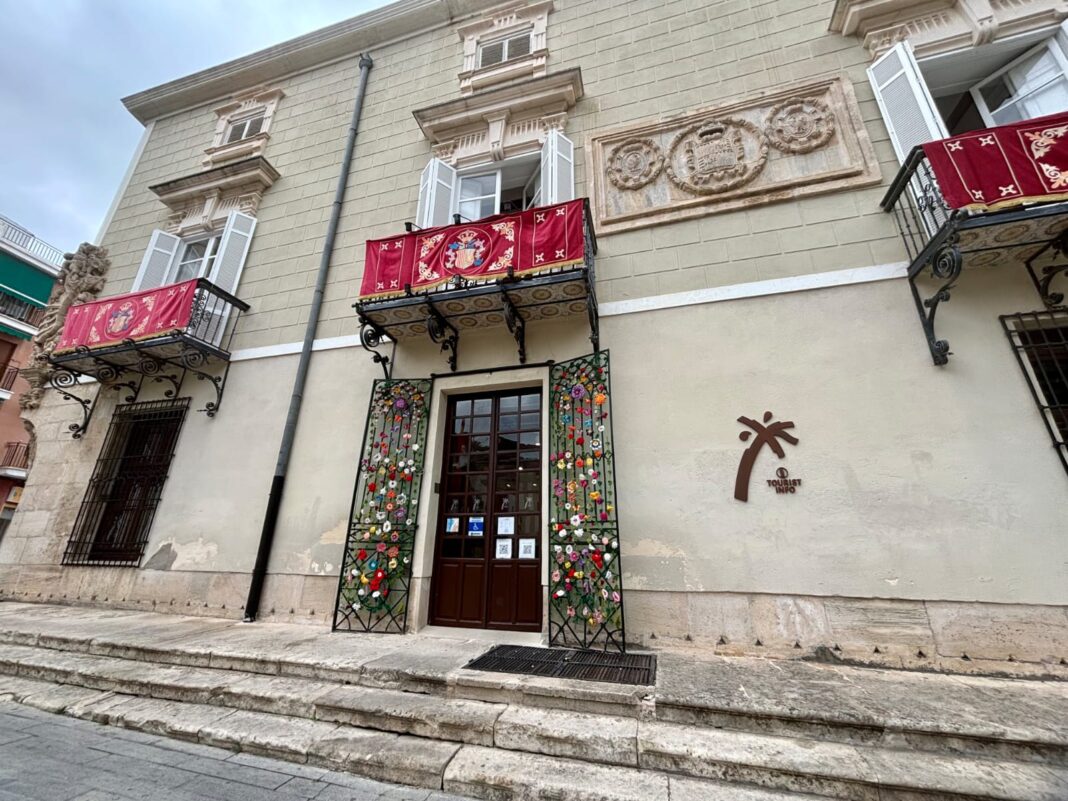 Le conseil municipal d'Orihuela intensifie ses efforts pour rendre la ville plus sûre, plus verte et plus accueillante pour les visiteurs grâce à une série de nouveaux projets menés dans le cadre de son plan de développement durable du tourisme.