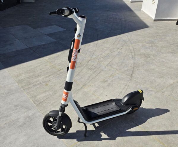The only evidence of the new municipal contractor seems to be a single scooter.
