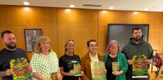 Orihuela Costa maakt zich op voor een grote St. Patrick's Day-parade in Cabo Roig. De parade begint om 15.00 uur op Calle Mar en zal zo'n 50 deelnemende groepen van diverse nationaliteiten omvatten, wat het multiculturele karakter van de internationale gemeenschap van Orihuela Costa weerspiegelt.