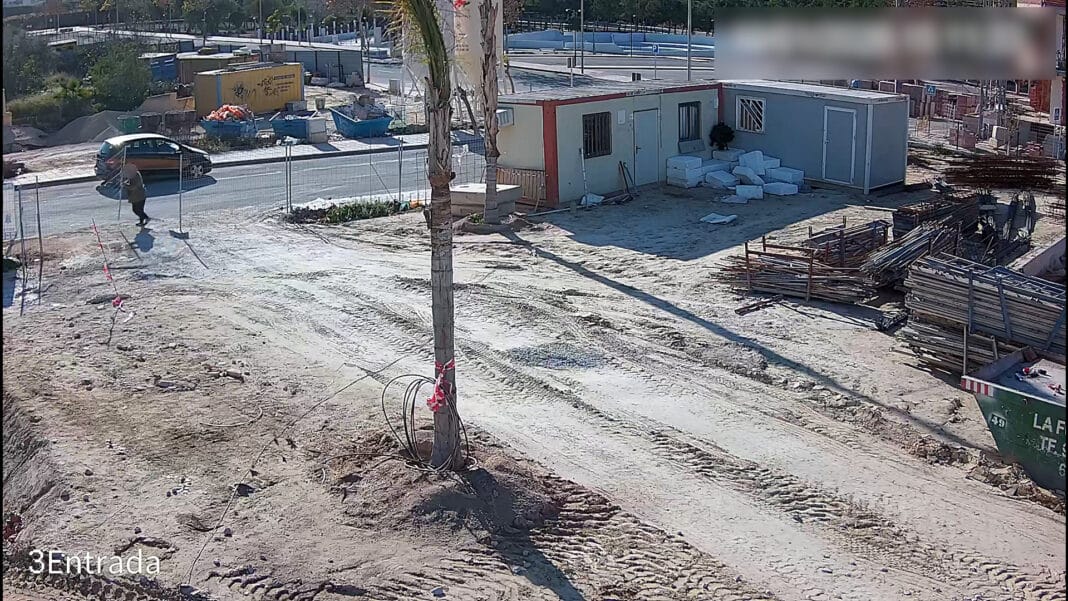 Two men have been arrested and a third suspect identified over the theft of nearly 600 shuttering boards worth more than €6,500 from a site in San Miguel de Salinas.