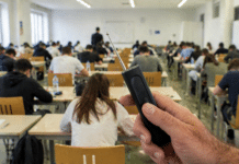 Steps introduced at the University of Alicante to detect AI-Assisted Cheating in examinations Faculty at the University of Alicante are stepping up efforts to combat academic fraud in in-person examinations, deploying radio-frequency detectors to identify unauthorized electronic devices.