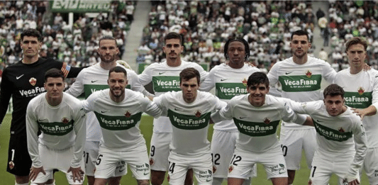 Elche holder stand for å slå Valencia og øke overlevelseshåpet (1–0) Til tross for gjestenes dominans i sluttfasen, holdt Elche stand med besluttsomhet og organisering, og holdt buret rent.