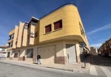 Orihuela Council Tenders €100,000 Project to Upgrade Desamparados Civic Centre The Orihuela City Council has launched a public tender for renovation works on a municipally owned property in the Desamparados district, population 2015, with a total investment of €100,000 (VAT included).