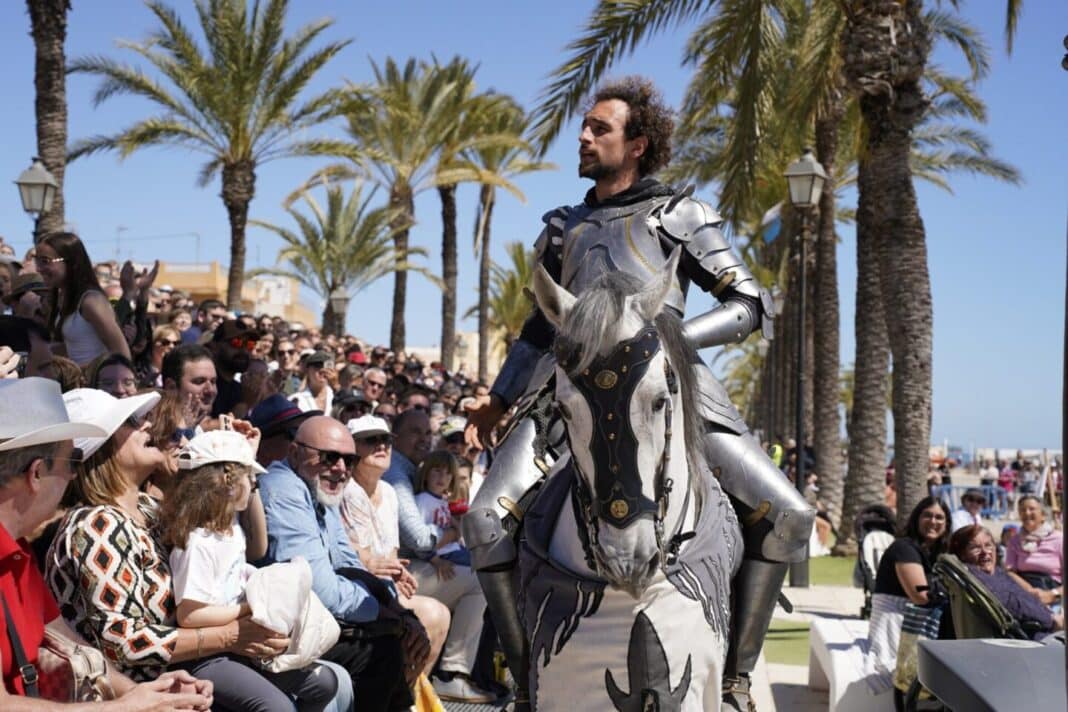 Los Alcázares heeft een einde gemaakt aan een van de meest succesvolle edities van de Berber Raids of the Mar Menor. Het 25-jarig jubileum van het festival trok enorme menigten, volle zalen en zorgde voor een bruisende sfeer gedurende vier dagen vol geschiedenis, cultuur en feest.