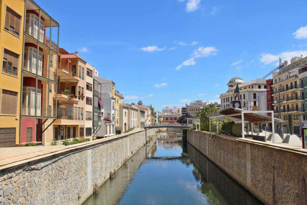 The Orihuela City Council has called on local businesses to play a central role in shaping the municipality’s new Tourism Marketing Plan, a key strategic document that will define the destination’s positioning over the next five years.