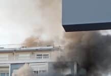 INFERNO IN THE HEART OF TORREVIEJA: RESIDENTS FLEE AS FLAMES TEAR THROUGH APARTMENT BLOCK While official confirmation is still pending, images submitted by readers to The Leader show flames tearing through the upper levels of the building, with the third and fourth floors appearing heavily damaged. Thick smoke can be seen billowing from the property, suggesting the blaze had already taken hold before emergency services arrived.
