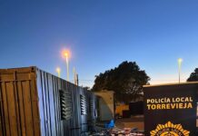 Crackdown on ‘Top Manta’ in Torrevieja as Vendors Flee, Leaving Nearly 500 Items Behind The operation was carried out on the promenade at Playa del Cura, one of the town’s busiest coastal areas, which has seen a surge in visitors over the Easter period.