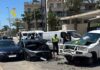 Twee arrestaties in Los Dolses na spectaculaire hogesnelheidsachtervolging door Orihuela Costa die eindigde in een aanrijding met een agent van de Guardia Civil. De achtervolging eindigde gewelddadig toen het vluchtende voertuig frontaal in botsing kwam met een herkenbaar voertuig van de Guardia Civil bij de rotonde in Los Dolses.