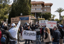 Migrants at Guardamar Marist Centre Protest over Delays in Regularisation Process The protest began at around 8:30 a.m. outside the hotel, where the group initially blocked access to staff from Fundación Cepaim, the NGO responsible for monitoring their situation and assisting with administrative procedures in Spain.