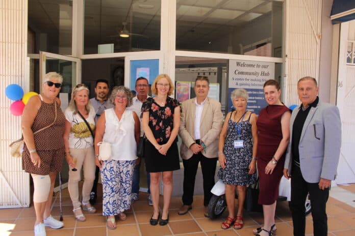 On Thursday, Help at Home marked its 15th anniversary with a reception at its Community Hub in Playa Flamenca, attended by dignitaries and guests including the British Consul, representatives of Cruz Roja, Orihuela Council and the Cámara de Comercio, the Orihuela Chamber of Commerce.