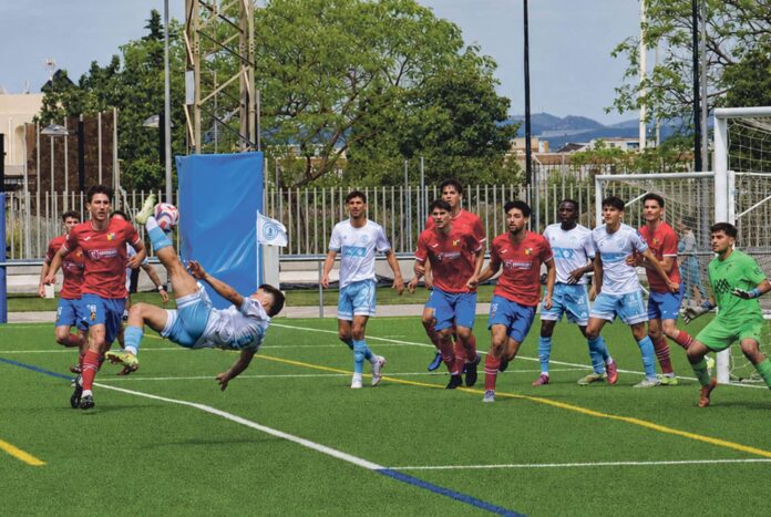 coup de pied retourné Torrevieja s'interrogera sur son incapacité à marquer, mais se déplace à Ribarroja avec confiance. Le match reste à égalité et plus que jamais d'actualité.