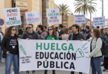 Orihuela Teachers Walk Out Over Staff Cuts, Bigger Classes and Fewer Resources In Orihuela, the strike has received strong backing, especially on the coast, where schools are reportedly operating with 20% fewer staff than last year while class sizes continue to rise.