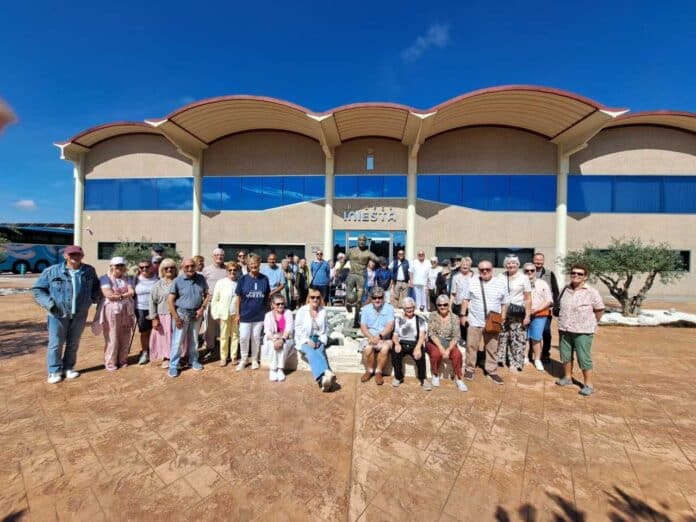 Medlemmer av Torrevieja U3A, i samarbeid med Eurotourguide, hadde nylig en todagers tur med én natt til den landlige Albacete-regionen, der de opplevde luftfart, dyreliv, dramatisk natur, vinsmaking og tradisjonell lokal mat.