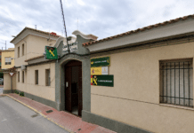 Murder in Callosa de Segura as man hands himself in following wife’s death The man has been taken into custody, and the investigation is being handled by the Civil Guard’s Women and Minors Team, known as EMUME.