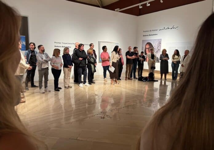 Organised by the Jorge Alió Foundation for the Prevention of Blindness, the exhibition brought together art, inclusion and visual health awareness under the theme One Look, One Emotion. It was held at Alicante’s municipal exhibition hall La Lonja del Pescado and formed part of the foundation’s 30th anniversary programme.