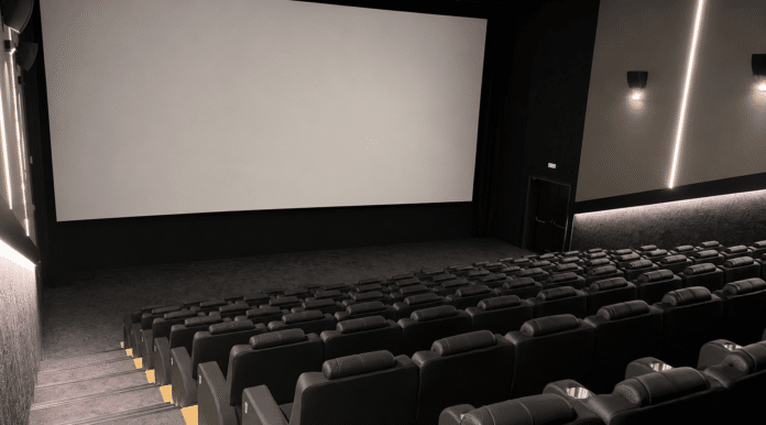 First-run films have returned to the centre of Torrevieja following the opening of a new four-screen cinema at the Paseo del Mar leisure complex.