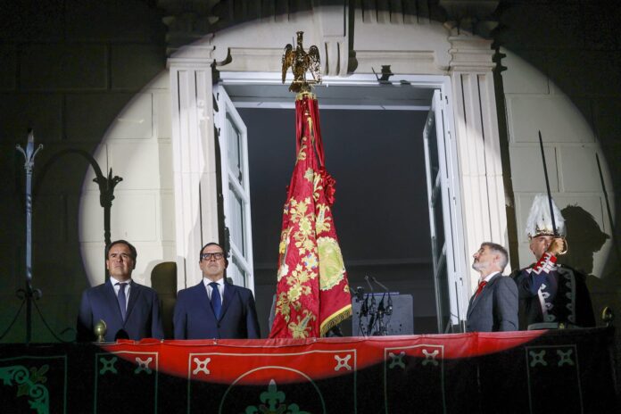 Varje juli blir Orihuelas gator platsen för en av de mest särpräglade medborgerliga ceremonierna i Spanien när Oriols ärorika fana träder fram från rådhuset för att leda stadens historiska firanden.