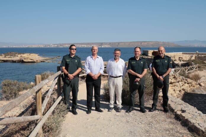 The Guardia Civil has stepped up security and environmental surveillance on Tabarca as part of a special summer operation aimed at protecting visitors and preserving the island’s marine reserve.