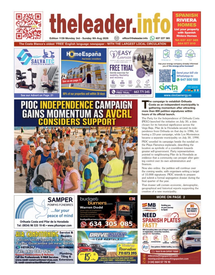 We lead with the growing campaign to establish Orihuela Costa as an independent municipality, which collected more than 800 petition signatures within hours of its official launch in Playa Flamenca on Thursday.