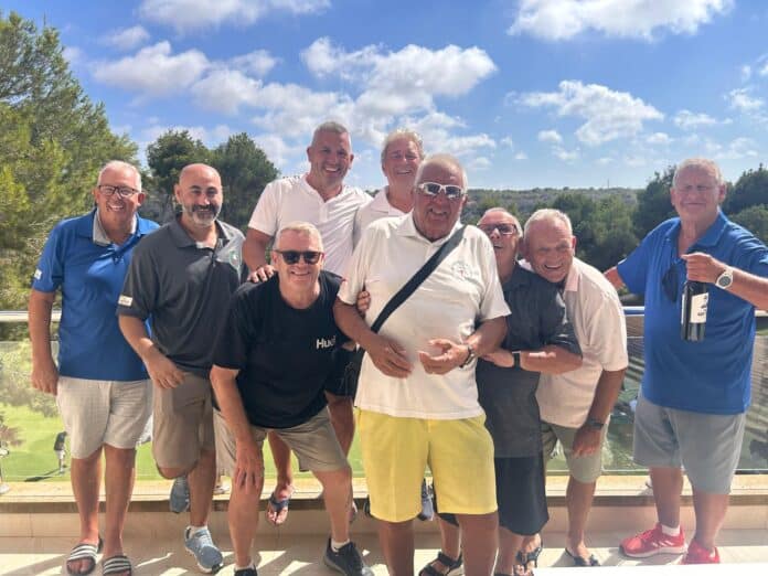 We had 29 members and 11 guests join us today – a good, friendly bunch who battled through 34°C humidity but with a fair bit of breeze.