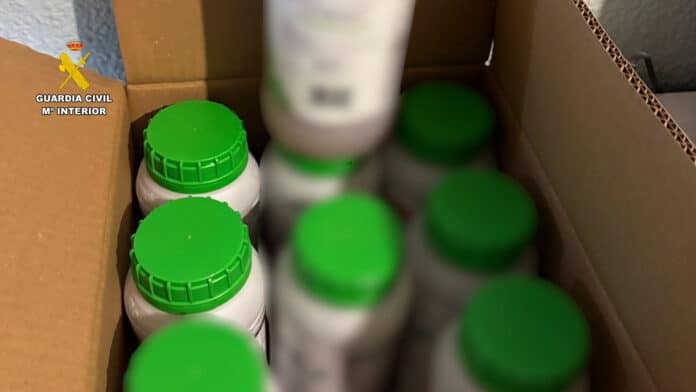 Three men have been arrested in Alicante province over the alleged illegal online sale of more than 22,000 litres of a highly toxic herbicide restricted to professional users.
