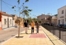 Arneva Promenade Fully Reopens Following Structural Repairs Orihuela mayor Pepe Vegara visited the completed project on Monday alongside Infrastructure and Maintenance councillor Víctor Valverde and Arneva’s local representative, José García Haros.