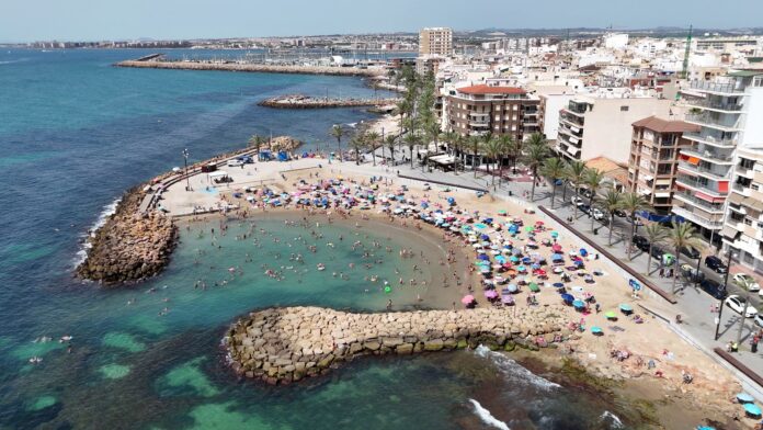 The headline numbers conceal a less encouraging trend. Average daily spending by each international visitor has increased by just 0.18% over the past year, remaining at around €140.